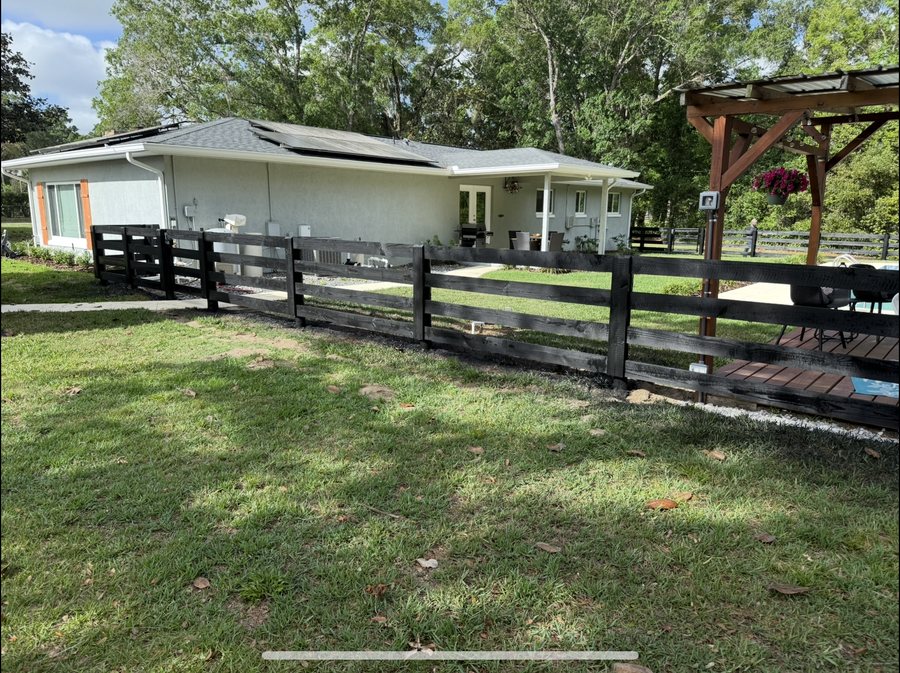 Fence painting project photo - fence painting gallery 04