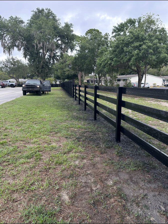 Fence painting project photo - fence painting gallery 06